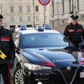 Brendirane torbe i roleks satove pokušao da kupi falsifikovanim evrima: Srbina (62) po ulicama Milana jurili građani i…