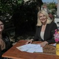 Ministarka Kisić uručila pomoć porodici devojčici koja boluje od SMA