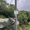 Beograđanin pobesneo,: pa komšijama ostavio jasno upozorenje: Svi zastanu kada vide ovu poruku na ulici (foto)