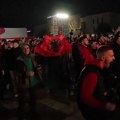 Skandal na meču Švajcarske: Albanci opet razvili zastavu terorističke OVK i provocirali Srbe! (foto)