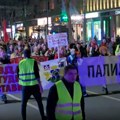 Protest 10 beogradskih opština: Građani "osvetlili" vjt i odali poštu stradalima, okupljanje ispred SUP Novi Beograd zbog…