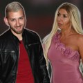 Pevač molio majku da ne otvori profil na onlifensu, a SAD otišao korak dalje! Otkopčao pantalone i pokazao čime raspolaže…
