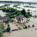Dve osobe poginule u poplavama Spaseno oko 40