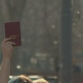 (FOTO) Student Matematičkog osvojio zlatnu medalju na prestižnom takmičenju: Podigao zastavu i indeks