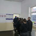 „Za divno čudo proces odvija bez većih problema“: Glasanje na lokalnim izborima na Kosovu protiče regularno