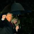 "Melaniji samo što ne otpadne lice, ista Kejtlin Džener." Prva dama glavna tema proslave Dana zahvalnosti, Tramp joj ponovo…