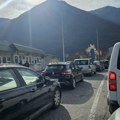 Dok na svim granicama od jutros vlada potpuni kolaps, na prelazu sa ovom državom vozači prolaze bez muke (foto)