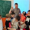 Udruženje „Tim 42“ doniralo mikroskope školama i Naučnom klubu u Leskovcu