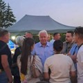 Saborsko čudo! Posle razgovora sa Gvozdenom studenti zaigrali u narodnom kolu sa saborašima i ,,ćacijima”