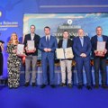 Mirović uručio priznanja Privredne komore Vojvodine „Kapija uspeha“