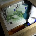Uhapšeni zbog falsifikovanja novca: Vlasniku menjačnice u Zrenjaninu "podvalili" hiljadu dolara