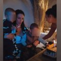 Slavlje u domu šijana u Surčinu: Bojana proslavila rođendan, oduvala svećice sa sinovima, a osmeh ne skida sa lica (foto)