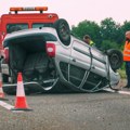 Prevrnuo se auto na autoputu kod Jagodine, usporen saobraćaj na toj deonici u smeru ka Beogradu (FOTO)