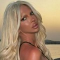 Jelena Karleuša dobila poklon od javnosti nepoznatog muškarca! Poslao joj dar na kućnu adresu, evo ko je u pitanju!