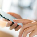 Evropski parlament doneo odluku: Ponovo ćemo moći da menjamo baterije na mobilnom telefonu