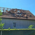 Gore od bombe, krov odleteo u vazduh: Jeziv snimak iz Smederevske Palanke, gori kuća, ovo je uzrok