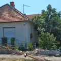 Ukleta raskrsnica: Ograda porodične kuće stradala tri puta za nekoliko meseci