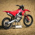 Pretvorite Ducati Desmo450 MX u trkačku repliku