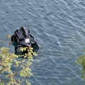 Automobil sleteo niz liticu u jezero Gazivode: Vozač i suvozač pravili fotografije pored vode