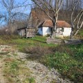 Стефан продаје кућу за 15.000 евра! Налази се на 10 минута од града: ушушкана у зеленилу и природном окружењу