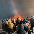 I stanovnici naselja Prčevac 2, iznad Dobrodolske, organizovali paljenje badnjaka