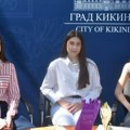Najbolja iz matematike, a nema ni računar: Draganu Gavrilović za državno takmičenje pripremala - mama