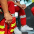Poginuo vozač, više od 20 putnika, uglavnom dece, povređeno! Autobus udario u drvo, pa sleteo u jarak. Stravična nesreća kod…