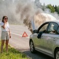 Dim ispod haube usred vožnje: Ne pokušavajte da stignete još samo do servisa - Šta uraditi ako se automobil zapali?