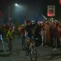 Tenzije u Nišu pred dolazak studenata: Pojavili se simpatizeri SNS, policija razdvaja grupe okupljenih VIDEO