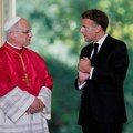 Makron menja plan, prisustvovaće poslednjoj misi pape Lava XIV u Francuskoj