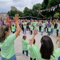 Razigrane ulice: Ples predškolaca na gradskom trgu u Leskovcu (foto)