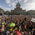 60.000 demonstranata na klimatskom protestu u švajcarskoj prestonici: Treba smeniti "buržoasku vladu"