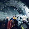 Indija: spasioci ni danas nisu uspeli da dođu do 40 radnika u tunelu