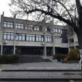 Dojava o bombi u zgradi suda u Sremskoj Mitrovici: Suđenja prekinuta, zgrada evakuisana, MUP na terenu