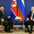 Putin poklonio Kim Džong Unu auto ruske proizvodnje