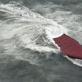 Prevrnuo se tanker Brod prevozio akrilnu kiselinu, u trenutku nesreće izdata upozorenja o jakim vetrovima i visokim talasima…