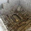 Археолози открили гробницу стару: 1.200 година: Остали су у шоку када су видели шта стоји поред покојника