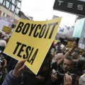 Njujork: protest zaposlenih u kompaniji Tesla protiv Maska, devet ljudi uhapšeno