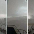 (Video) Haos, tornado usred aerodroma! Vetar nosio kablove, opremu, sve pred sobom, pogledajte dramu koju su zabeležile kamere…