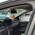 Vidite li neočekivani "ukras" zbog kojeg je vlasnik automobila ostao u šoku? To je najotrovnija zmija u Evropi: "Tu je mogao…