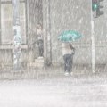RHMZ izdao novo upozorenje: Stižu oluje, pljuskovi i grad, najavljeno i do 50 mililitara kiše za 24 sata