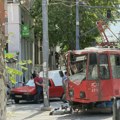 Klinički centar: Posle iskakanja tramvaja iz šina pregledan 21 pacijent, jedan zadržan u bolnici