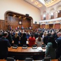 Skupština Srbije: Ne daju kvorum, ali se upisali za dnevnice