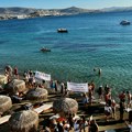 Grci se bore za oslobađanje plaža: Traže da se proteraju ležaljke, a plaže vrate narodu VIDEO