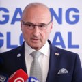 Hrvatski šef diplomatije pokušao da poljubi nemačku ministarku: "Ako je neko nešto loše video u tome, onda izvinjenje"