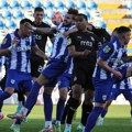 Skandal na kraju utakmice! Tuča fudbalera Partizana i Novog Pazara, opšti haos na terenu (video)