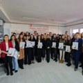 Znanjem i veštinom do posla: Uručeni sertifikati polaznicima stručnih obuka u Vrnjačkoj Banji (foto)