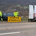 Banjskë, Soçanicë, Sllatinë: Uklonjene ćirilične table na severu Kosova, postavljene dvojezične – albanski je sada…
