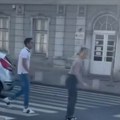 Drama kod Kalemegdana: Eskalirala svađa zbog saobraćaja, devojka pokušavala da "spase" stvar (video)