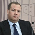 "Ovo je šou nakaza": Medvedev sramotno izvređao Fon der Lajen, Rutea, Borelja i Kalas: Politička baba, nuklearni rusofob